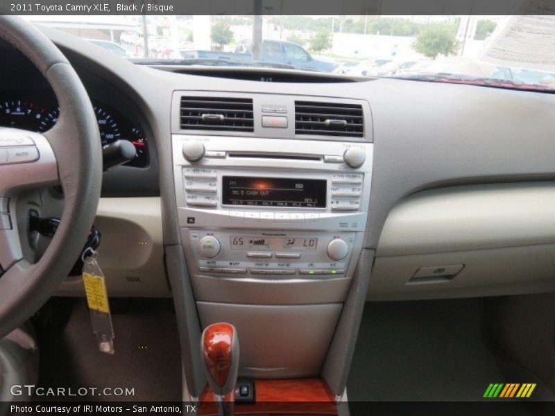 Black / Bisque 2011 Toyota Camry XLE