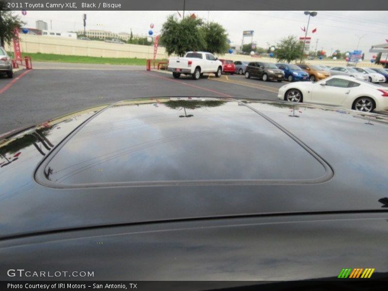 Black / Bisque 2011 Toyota Camry XLE