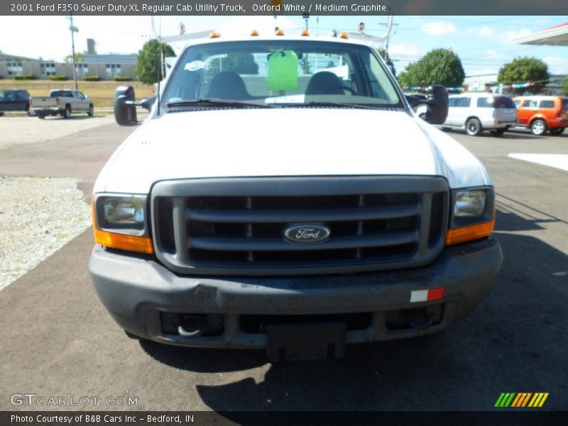 Oxford White / Medium Graphite 2001 Ford F350 Super Duty XL Regular Cab Utility Truck
