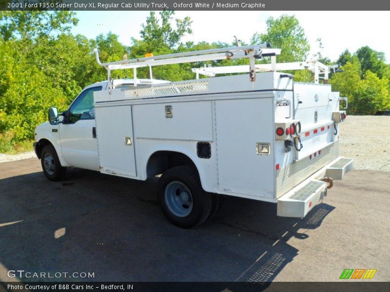 Oxford White / Medium Graphite 2001 Ford F350 Super Duty XL Regular Cab Utility Truck
