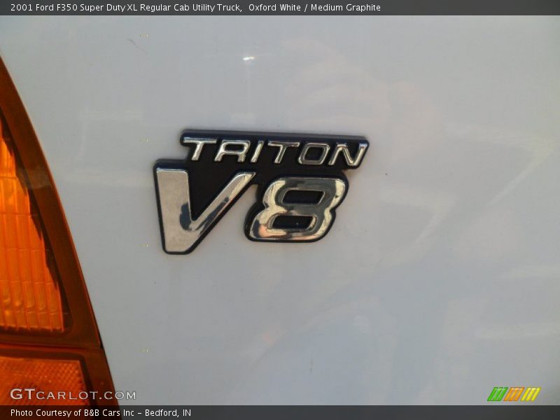 Oxford White / Medium Graphite 2001 Ford F350 Super Duty XL Regular Cab Utility Truck