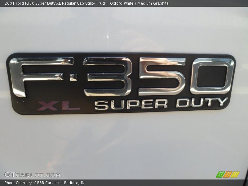 Oxford White / Medium Graphite 2001 Ford F350 Super Duty XL Regular Cab Utility Truck