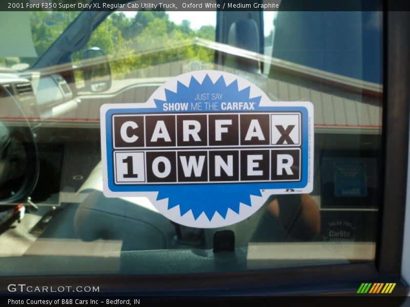 Oxford White / Medium Graphite 2001 Ford F350 Super Duty XL Regular Cab Utility Truck