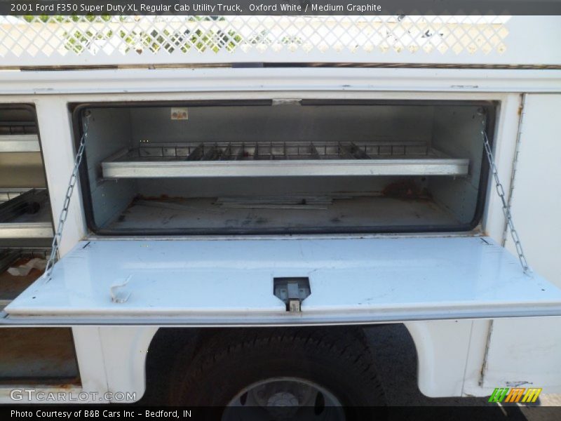 Oxford White / Medium Graphite 2001 Ford F350 Super Duty XL Regular Cab Utility Truck