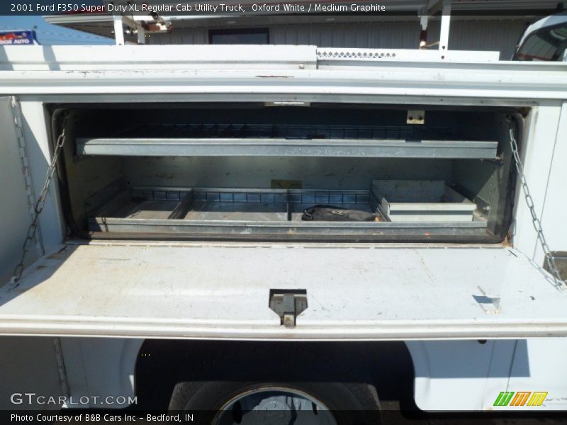 Oxford White / Medium Graphite 2001 Ford F350 Super Duty XL Regular Cab Utility Truck