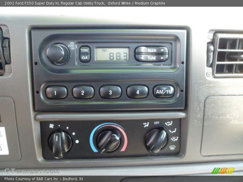 Oxford White / Medium Graphite 2001 Ford F350 Super Duty XL Regular Cab Utility Truck