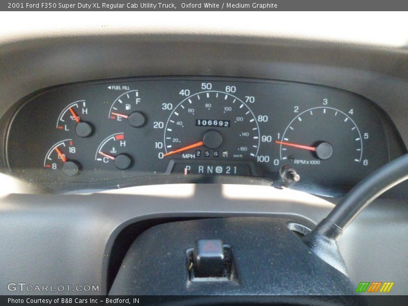 Oxford White / Medium Graphite 2001 Ford F350 Super Duty XL Regular Cab Utility Truck