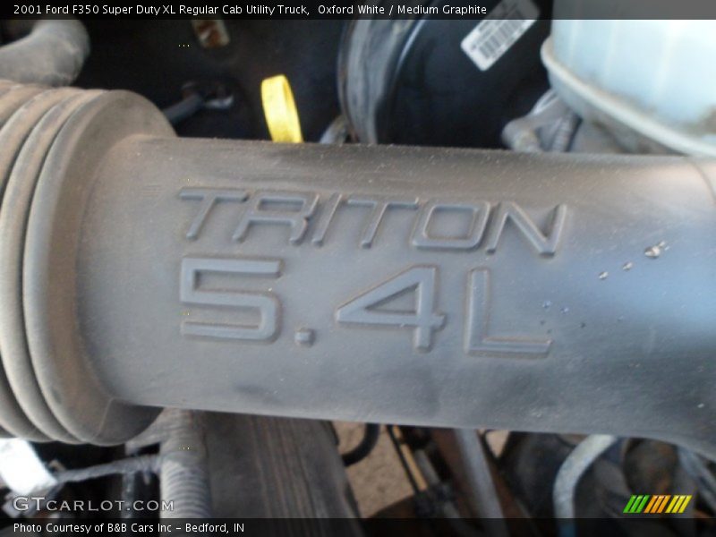 Oxford White / Medium Graphite 2001 Ford F350 Super Duty XL Regular Cab Utility Truck