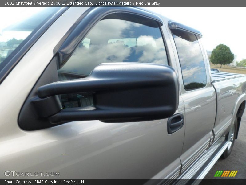 Light Pewter Metallic / Medium Gray 2002 Chevrolet Silverado 2500 LS Extended Cab