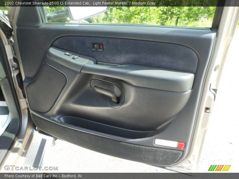 Light Pewter Metallic / Medium Gray 2002 Chevrolet Silverado 2500 LS Extended Cab