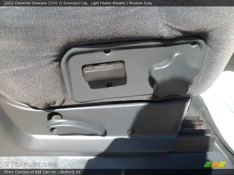 Light Pewter Metallic / Medium Gray 2002 Chevrolet Silverado 2500 LS Extended Cab