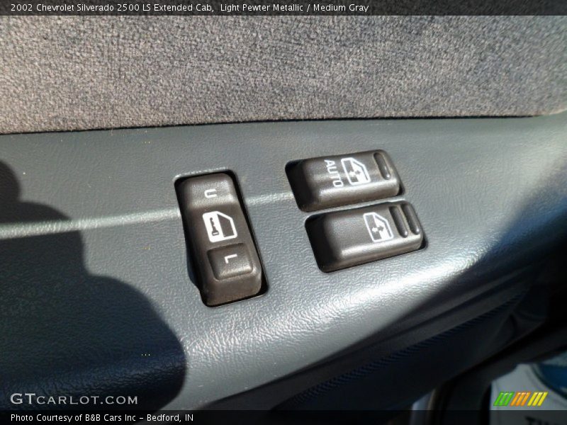 Light Pewter Metallic / Medium Gray 2002 Chevrolet Silverado 2500 LS Extended Cab