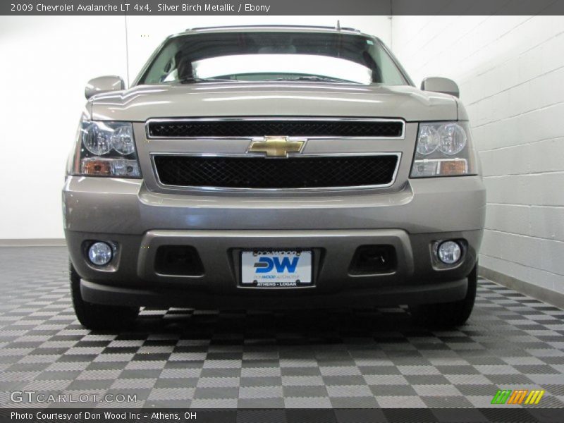Silver Birch Metallic / Ebony 2009 Chevrolet Avalanche LT 4x4