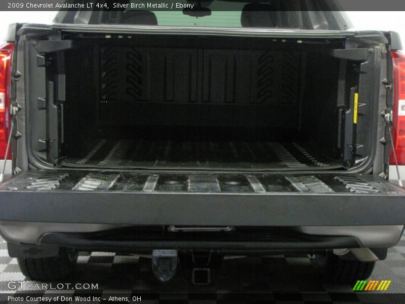 Silver Birch Metallic / Ebony 2009 Chevrolet Avalanche LT 4x4