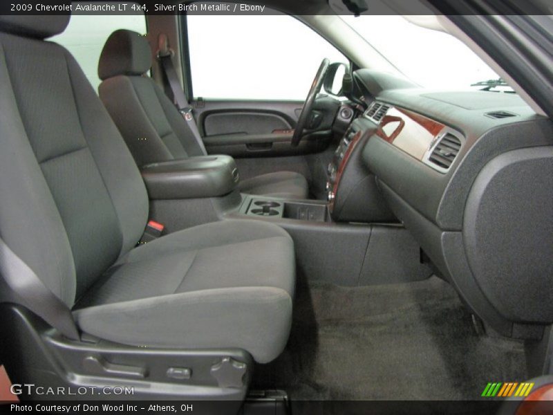 Silver Birch Metallic / Ebony 2009 Chevrolet Avalanche LT 4x4
