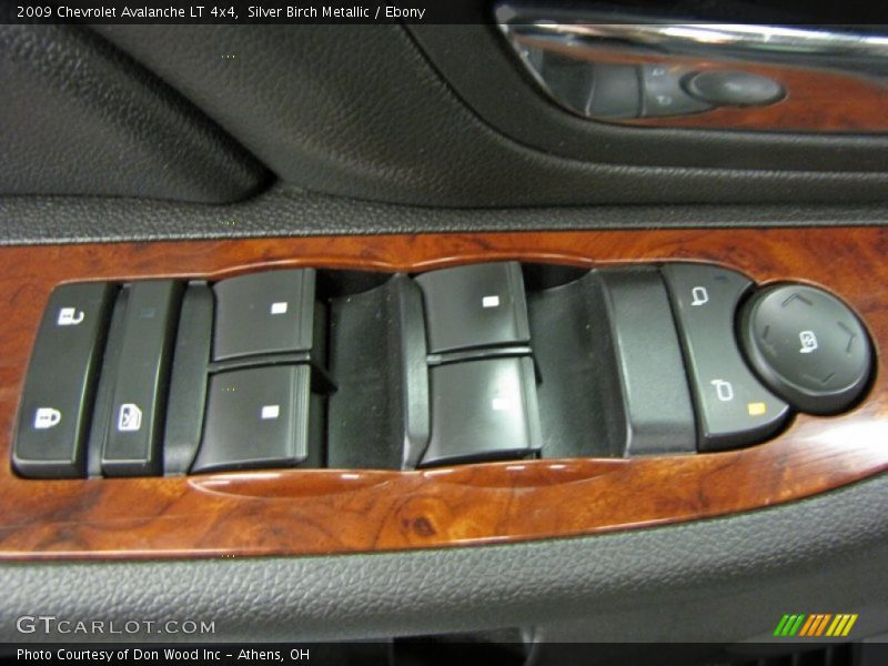 Silver Birch Metallic / Ebony 2009 Chevrolet Avalanche LT 4x4