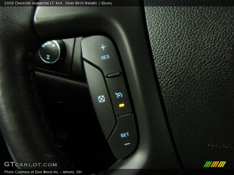 Silver Birch Metallic / Ebony 2009 Chevrolet Avalanche LT 4x4