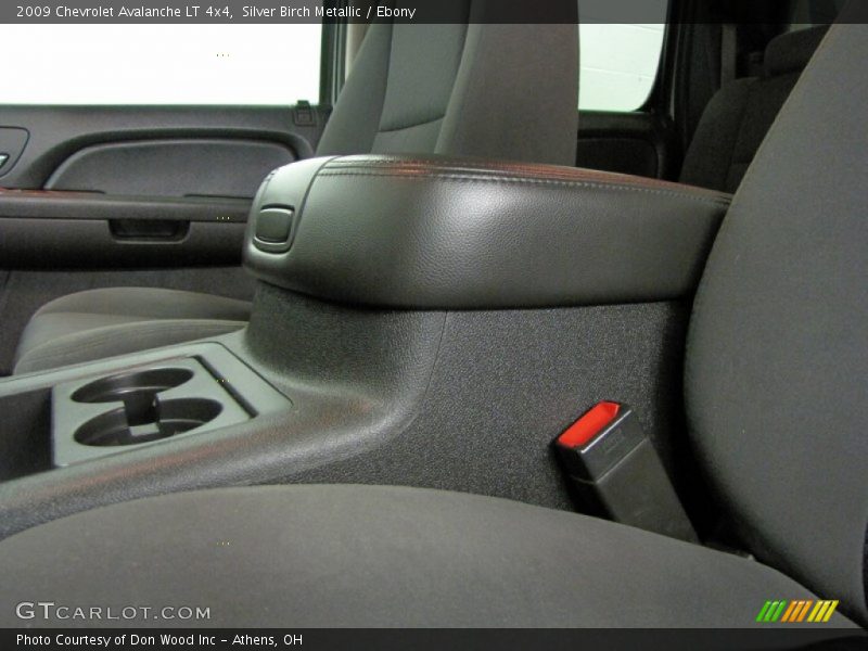 Silver Birch Metallic / Ebony 2009 Chevrolet Avalanche LT 4x4
