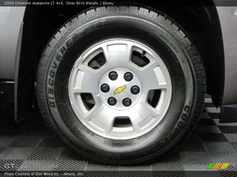 Silver Birch Metallic / Ebony 2009 Chevrolet Avalanche LT 4x4