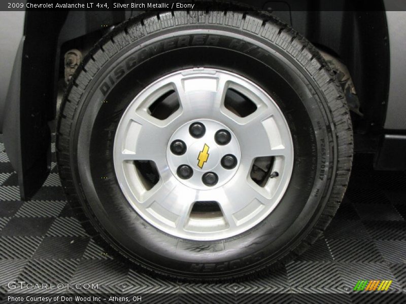 Silver Birch Metallic / Ebony 2009 Chevrolet Avalanche LT 4x4