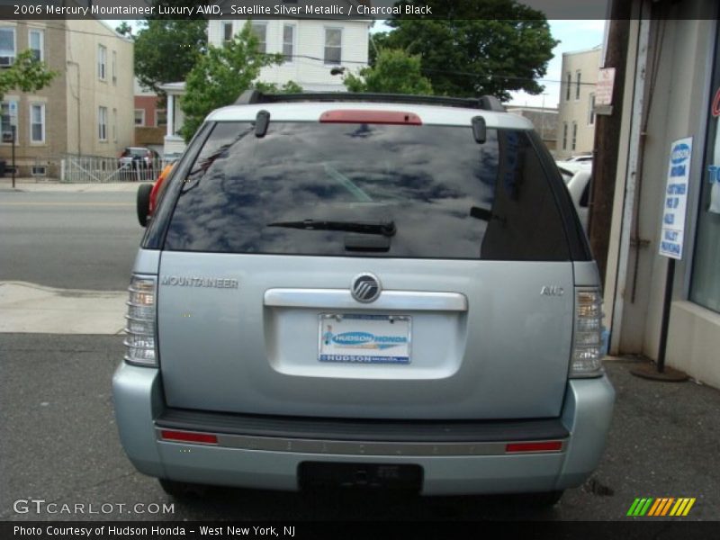 Satellite Silver Metallic / Charcoal Black 2006 Mercury Mountaineer Luxury AWD