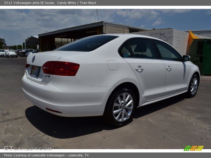 Candy White / Titan Black 2013 Volkswagen Jetta SE Sedan