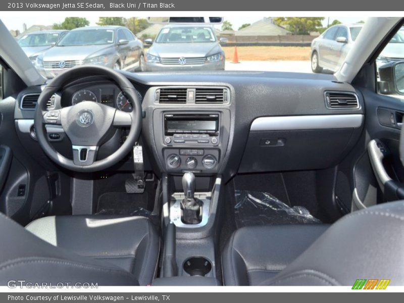 Black Uni / Titan Black 2013 Volkswagen Jetta SE Sedan
