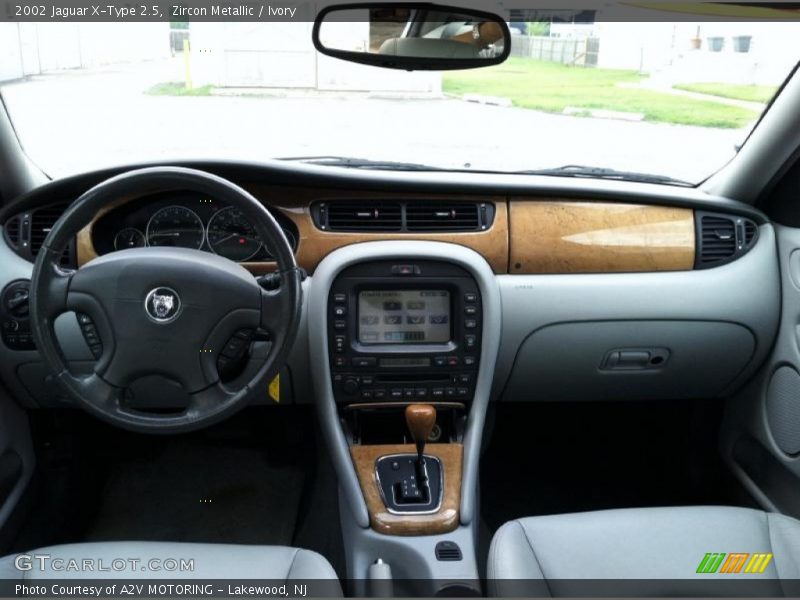 Dashboard of 2002 X-Type 2.5