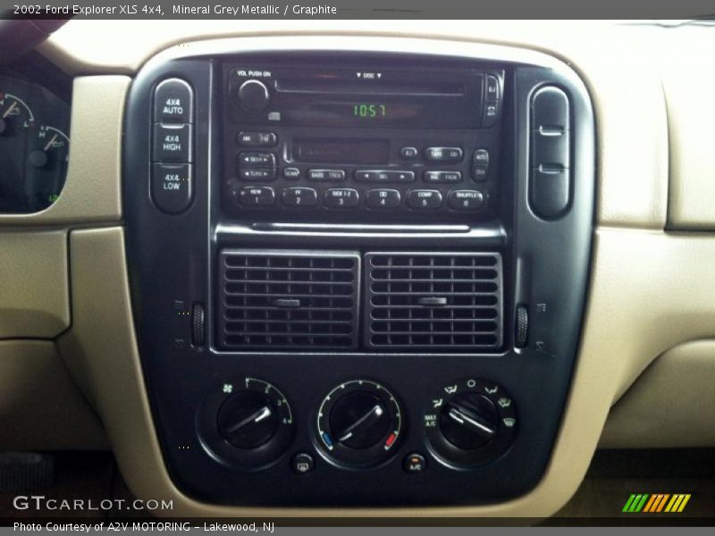 Mineral Grey Metallic / Graphite 2002 Ford Explorer XLS 4x4