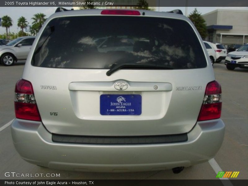 Millenium Silver Metallic / Gray 2005 Toyota Highlander V6