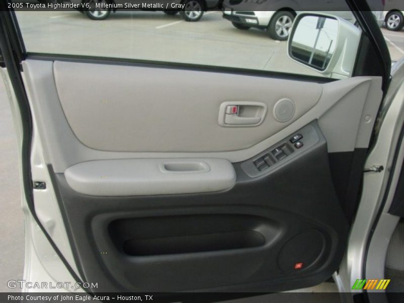 Millenium Silver Metallic / Gray 2005 Toyota Highlander V6