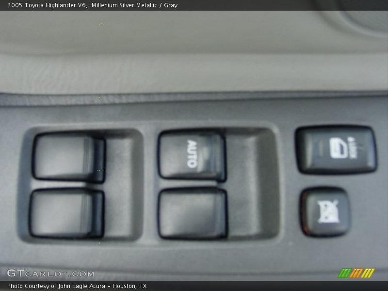 Millenium Silver Metallic / Gray 2005 Toyota Highlander V6