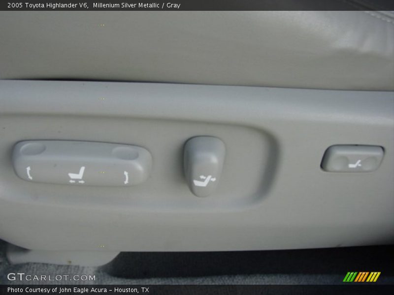 Millenium Silver Metallic / Gray 2005 Toyota Highlander V6