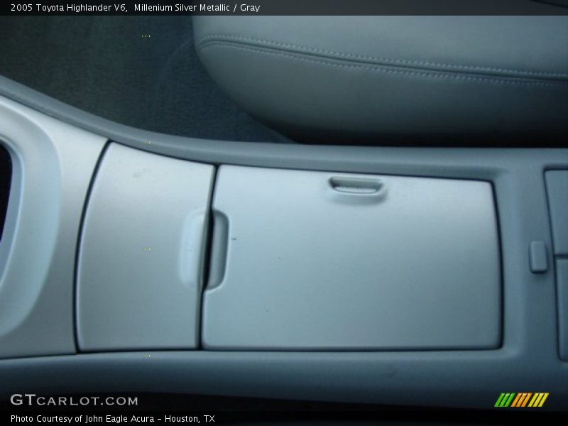 Millenium Silver Metallic / Gray 2005 Toyota Highlander V6
