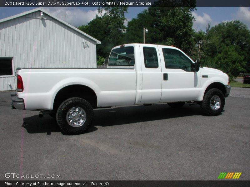 Oxford White / Medium Graphite 2001 Ford F250 Super Duty XL SuperCab 4x4