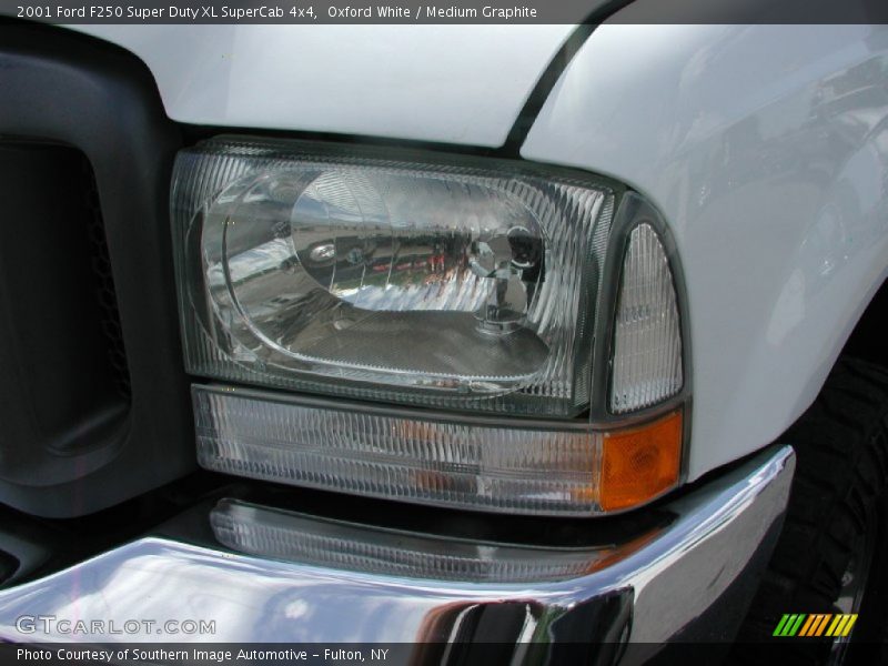 Oxford White / Medium Graphite 2001 Ford F250 Super Duty XL SuperCab 4x4