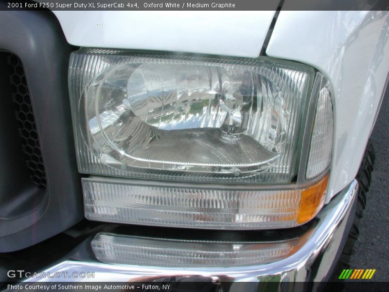 Oxford White / Medium Graphite 2001 Ford F250 Super Duty XL SuperCab 4x4
