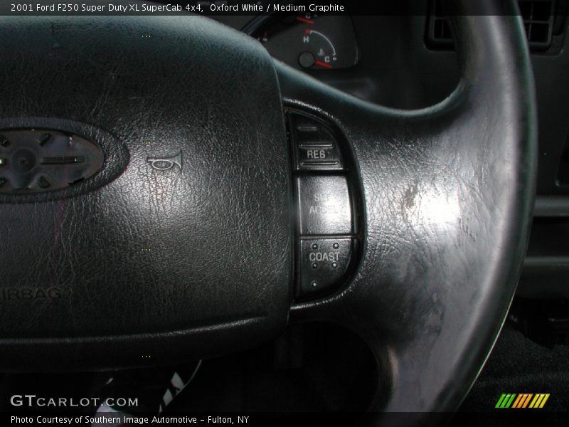 Oxford White / Medium Graphite 2001 Ford F250 Super Duty XL SuperCab 4x4