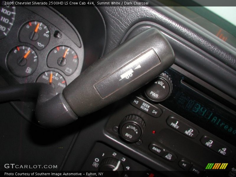 Summit White / Dark Charcoal 2006 Chevrolet Silverado 2500HD LS Crew Cab 4x4