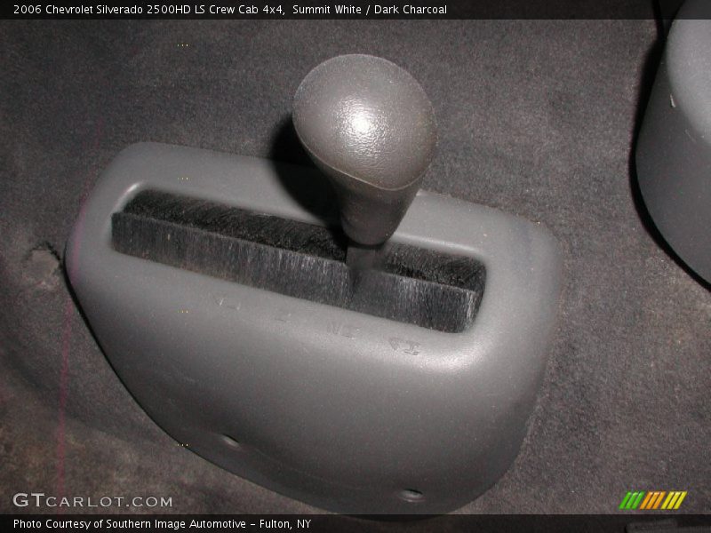 Summit White / Dark Charcoal 2006 Chevrolet Silverado 2500HD LS Crew Cab 4x4