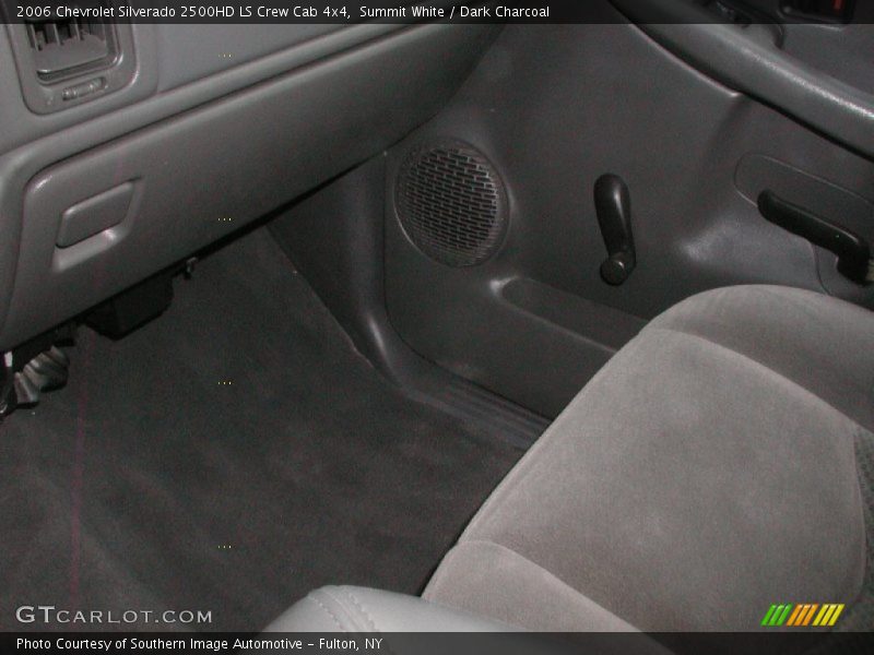 Summit White / Dark Charcoal 2006 Chevrolet Silverado 2500HD LS Crew Cab 4x4