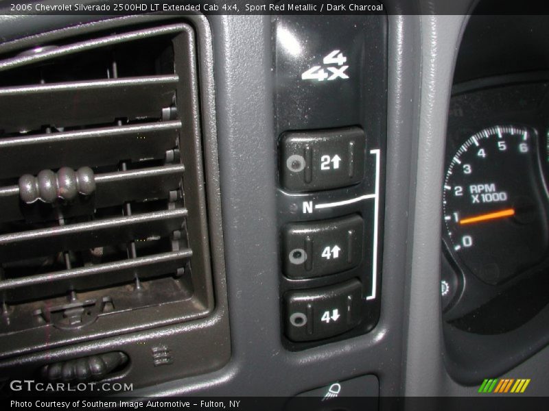 Controls of 2006 Silverado 2500HD LT Extended Cab 4x4