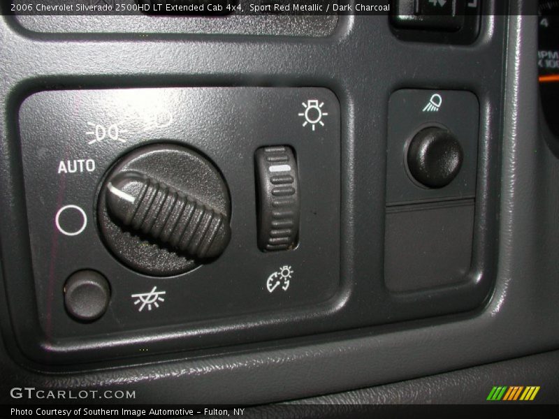 Controls of 2006 Silverado 2500HD LT Extended Cab 4x4