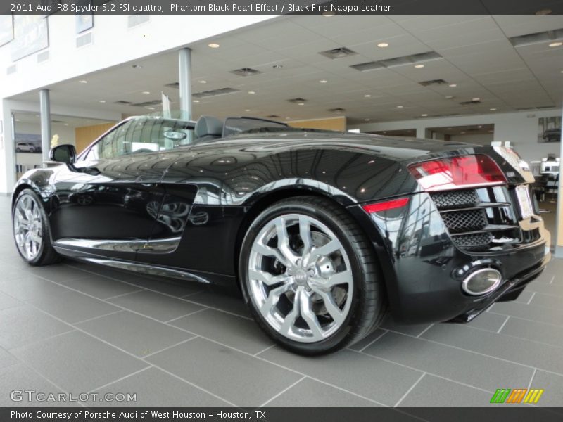  2011 R8 Spyder 5.2 FSI quattro Phantom Black Pearl Effect