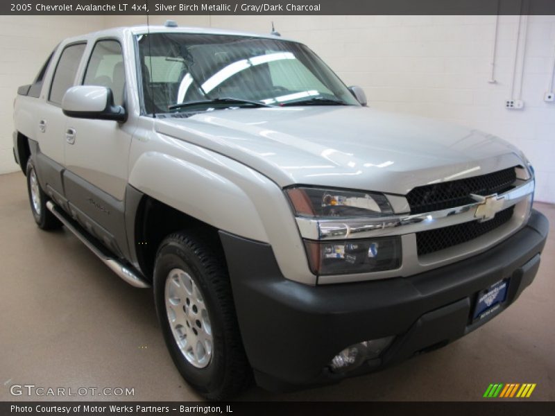 Silver Birch Metallic / Gray/Dark Charcoal 2005 Chevrolet Avalanche LT 4x4