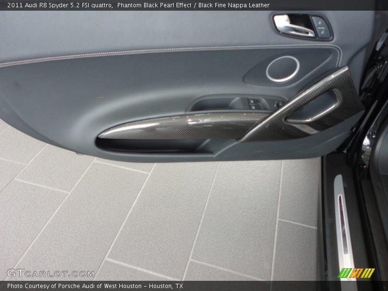 Phantom Black Pearl Effect / Black Fine Nappa Leather 2011 Audi R8 Spyder 5.2 FSI quattro