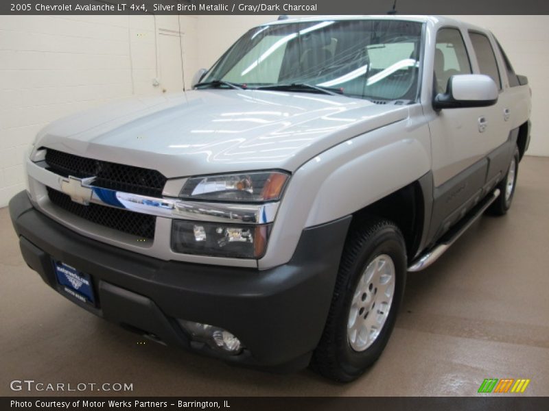 Silver Birch Metallic / Gray/Dark Charcoal 2005 Chevrolet Avalanche LT 4x4