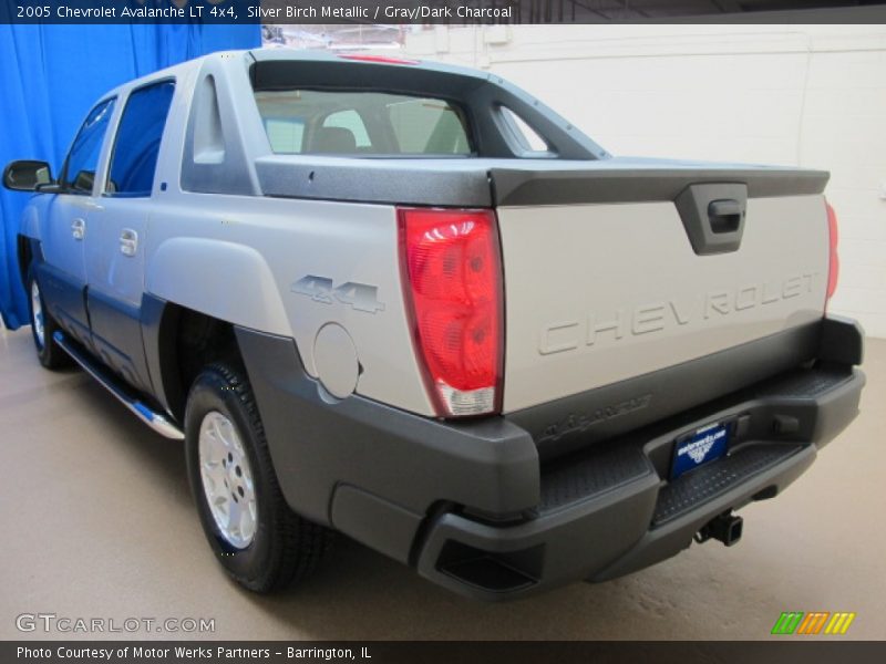 Silver Birch Metallic / Gray/Dark Charcoal 2005 Chevrolet Avalanche LT 4x4