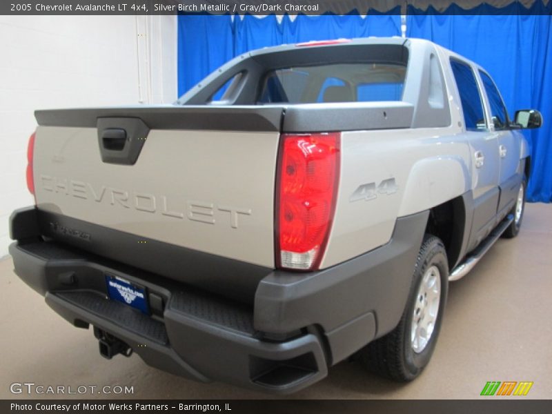 Silver Birch Metallic / Gray/Dark Charcoal 2005 Chevrolet Avalanche LT 4x4