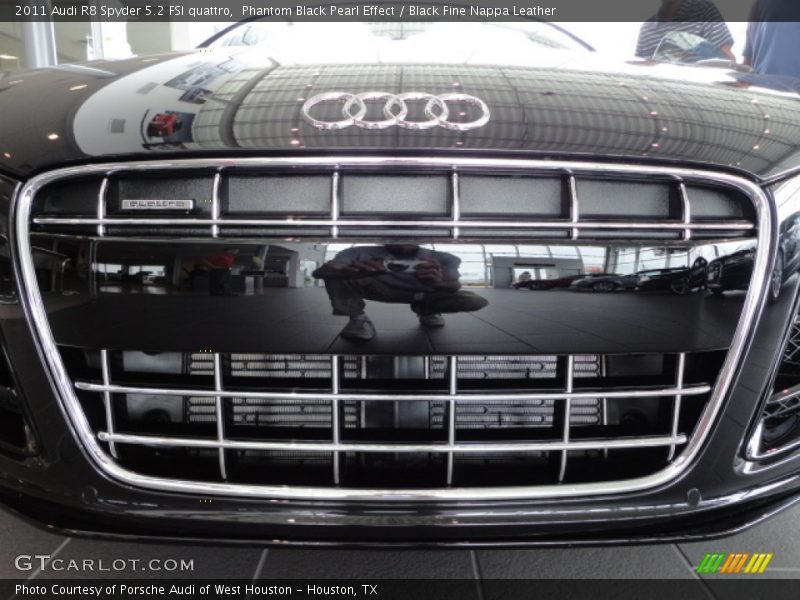 Phantom Black Pearl Effect / Black Fine Nappa Leather 2011 Audi R8 Spyder 5.2 FSI quattro